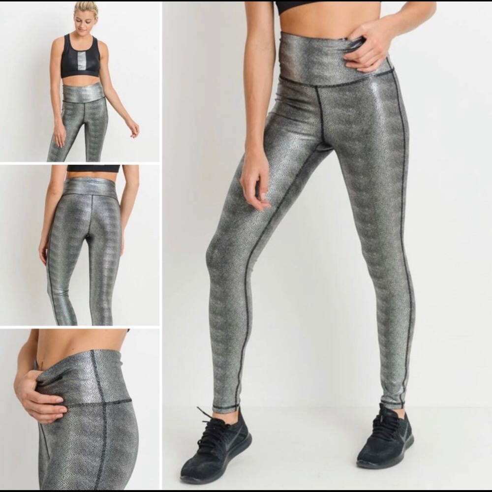 Mono B Leggings Size S High Rise Silver Foil Scale Print Full Length Metallic